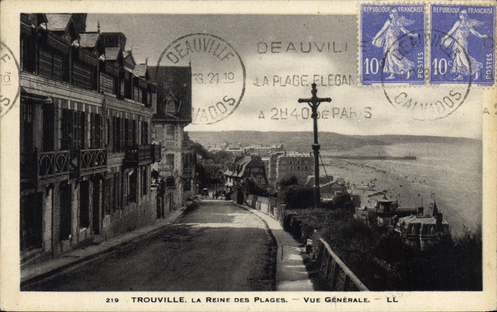 CPA Trouville La reine des plages vue generale