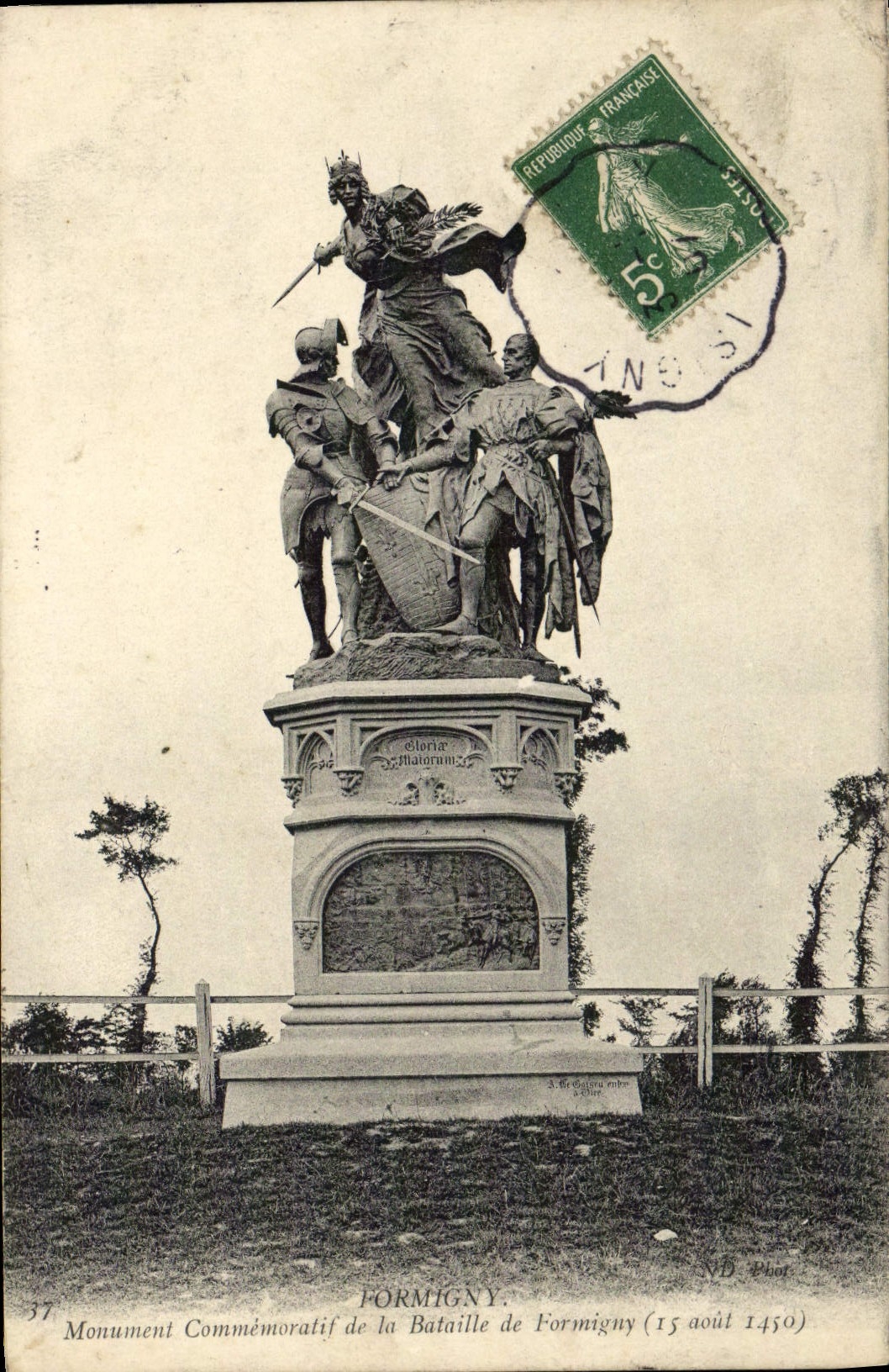 Monument Commémoratif de la Bataille de Formigny — 15 août 1450 — N.D. Phot