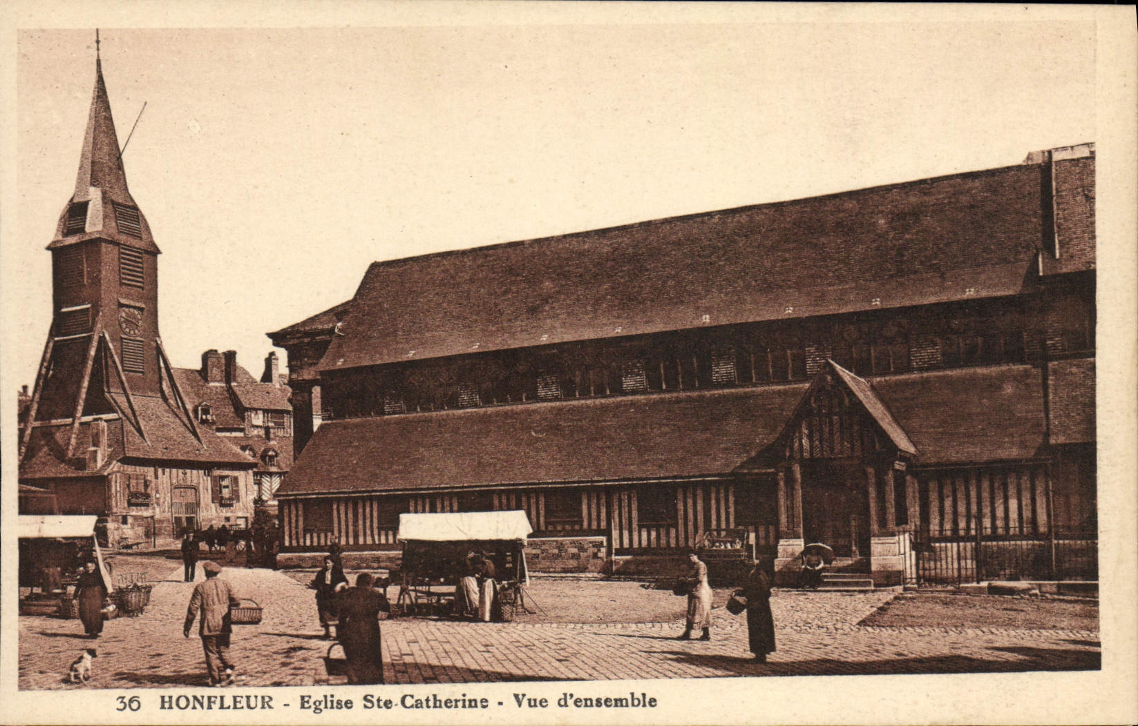 CPA Honfleur Eglise Ste Catherine Vue d'ensemble 