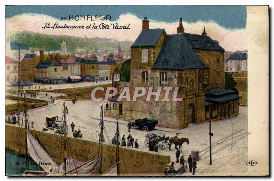 CPA Honfleur La Lieutenance et la Cote Vassal