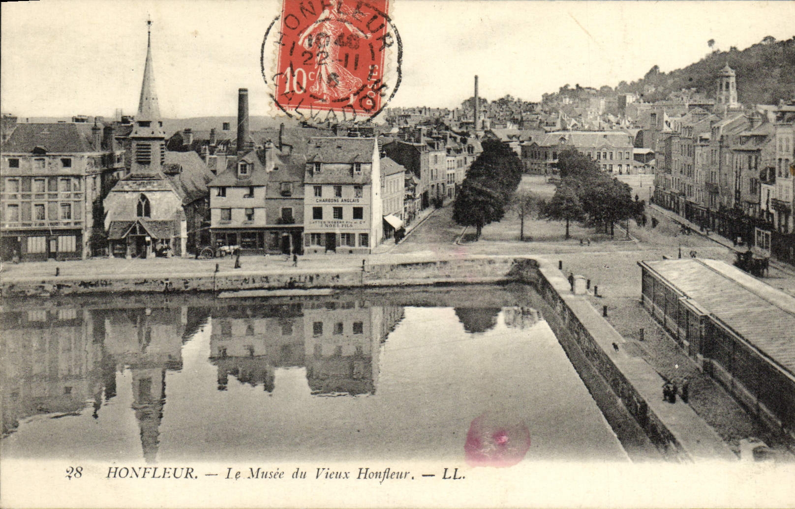 Honfleur — Le Musée du Vieux Honfleur — LL. — Chardons Anglais