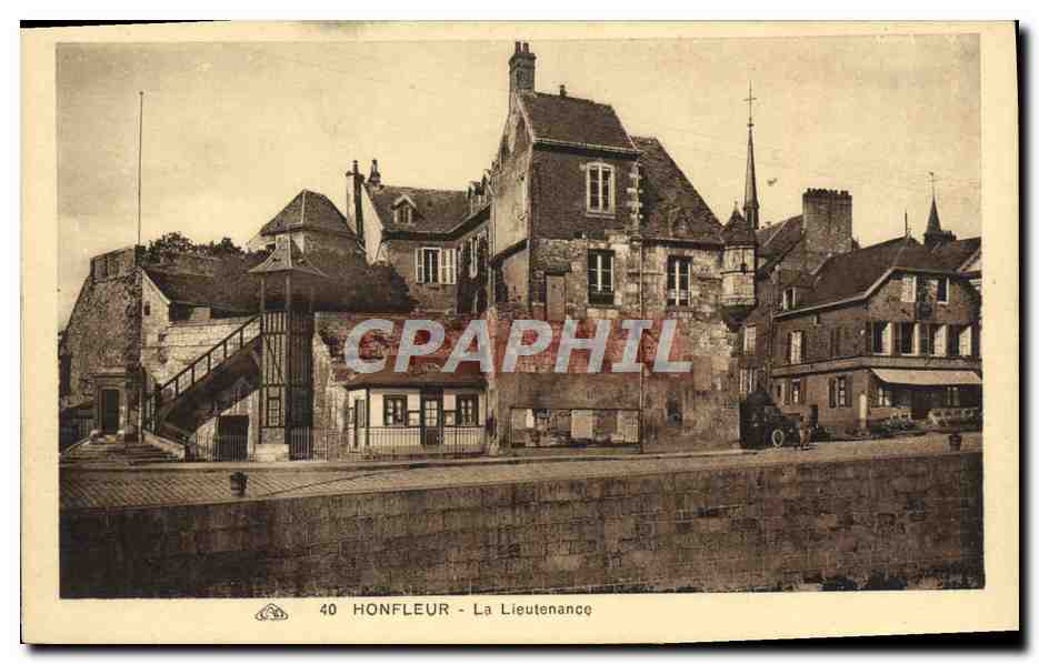 Honfleur - La Lieutenancé — éditeur : Atelier de Arts Photographiques, Strasbourg — n° de série 40