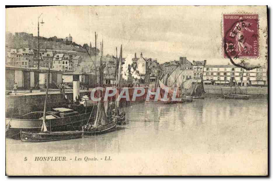 CPA Honfleur Les Quais Bateaux