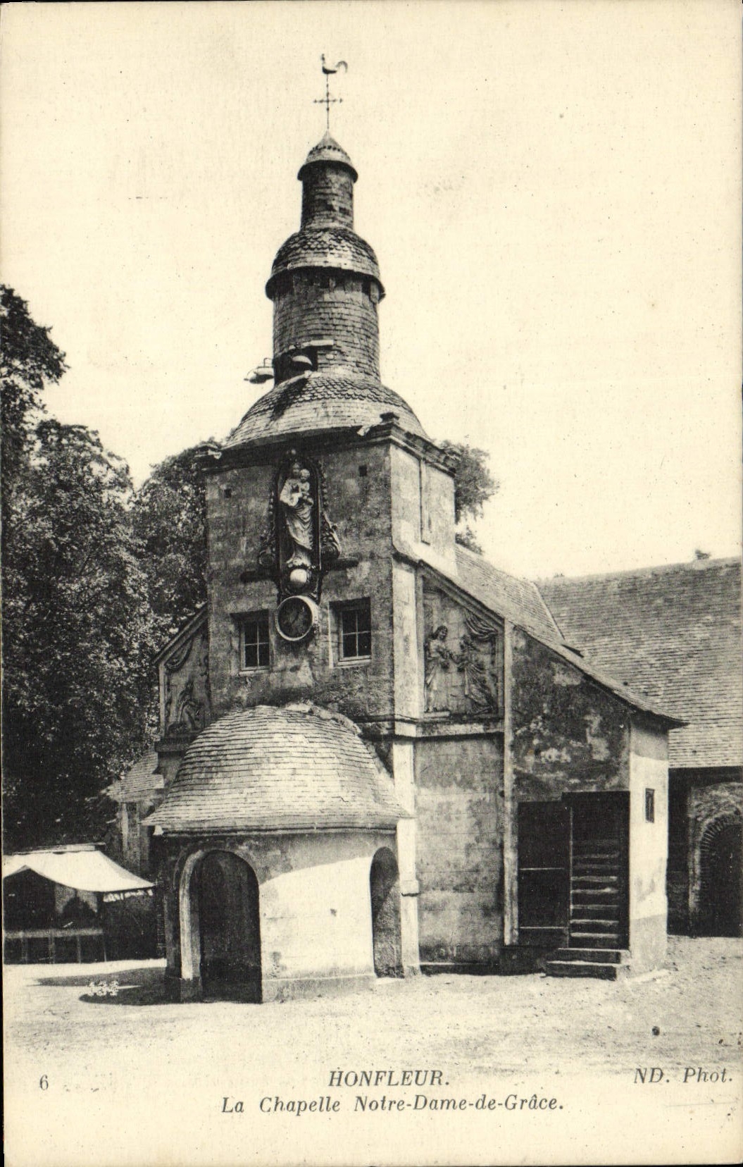 Honfleur — La Chapelle Notre-Dame-de-Grâce — ND. Phot.