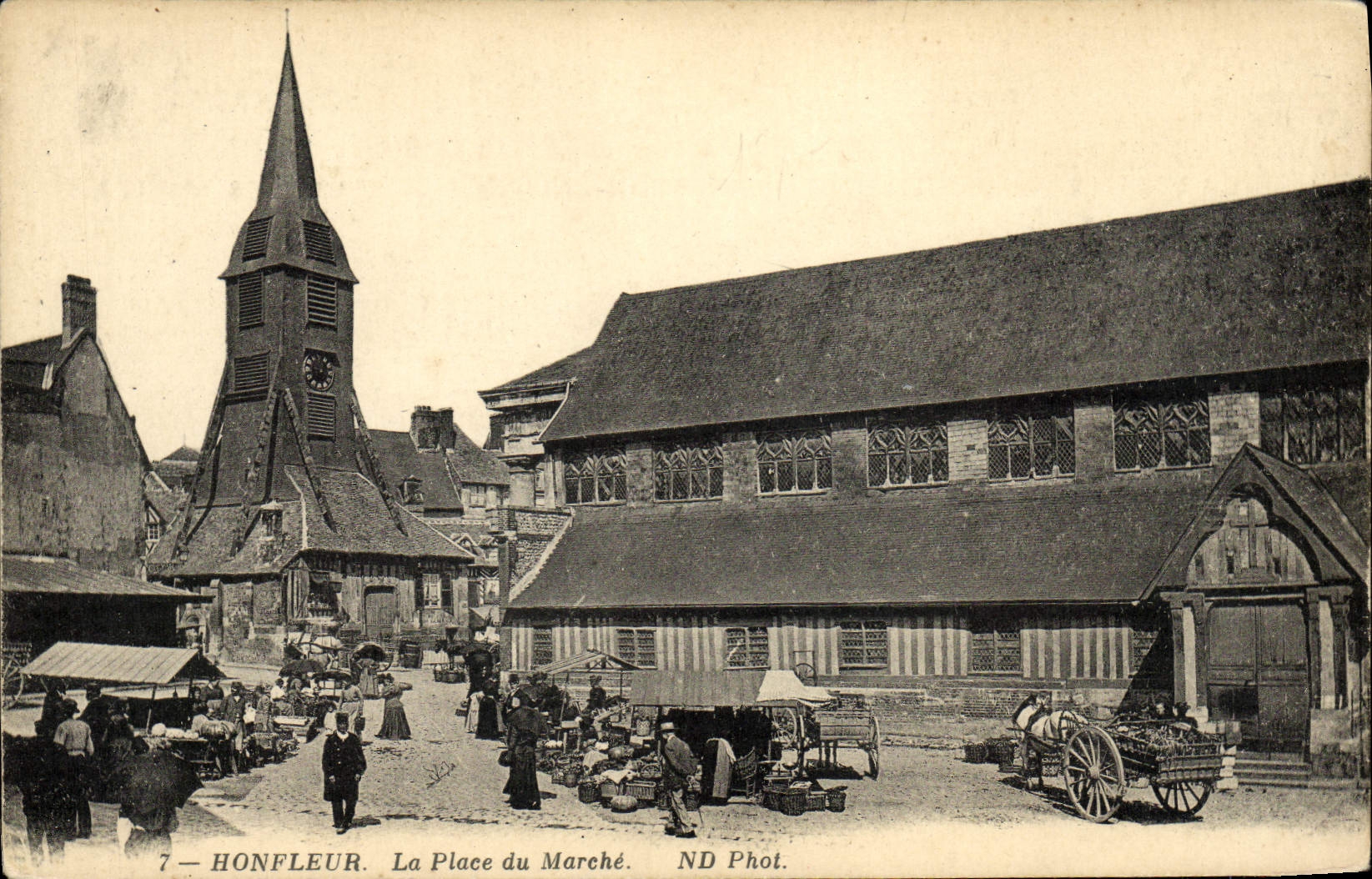 Honfleur — La Place du Marché — ND Phot.