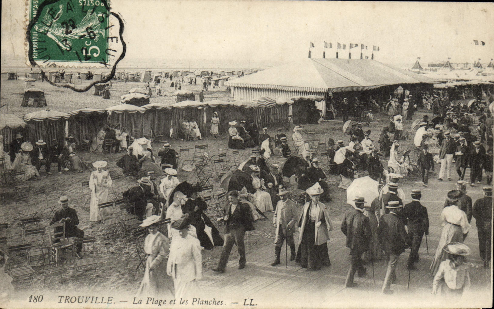 CPA Trouville La Plage et les Planches 