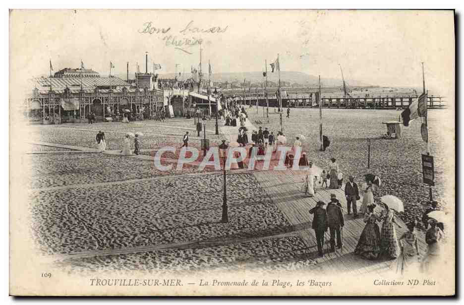CPA Trouville sur Mer La Promenade de la Plage 