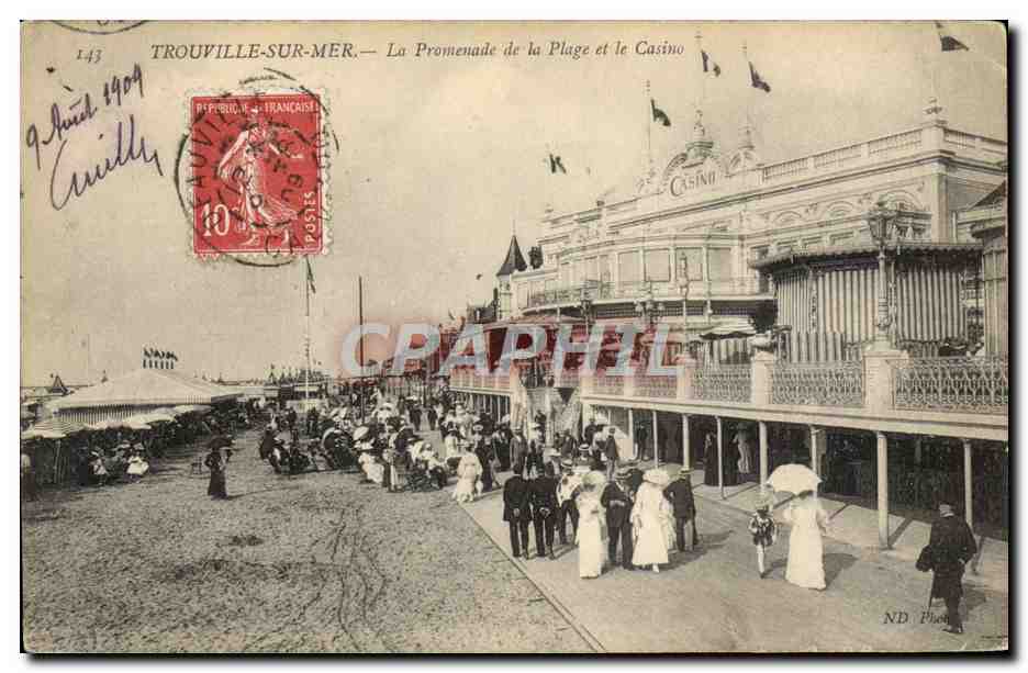 CPA Trouville sur Mer La Promenade de la Plage et le Casino