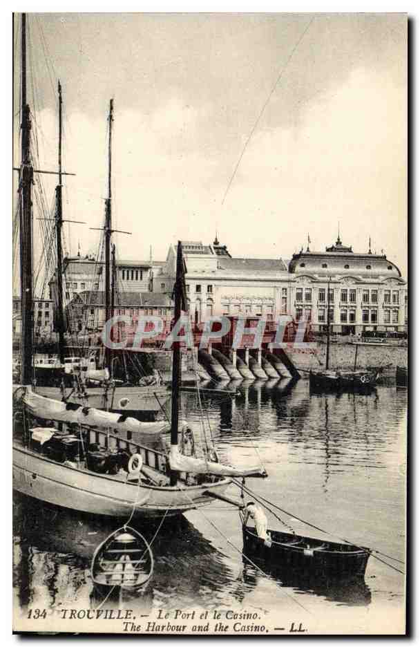 CPA Trouville Le Port et le Casino Bateau