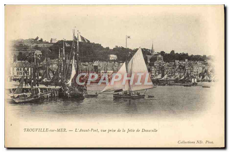 CPA Trouville Sur Mer L'Avant Port Vue Prise de la Jetee de Deauville Bateaux