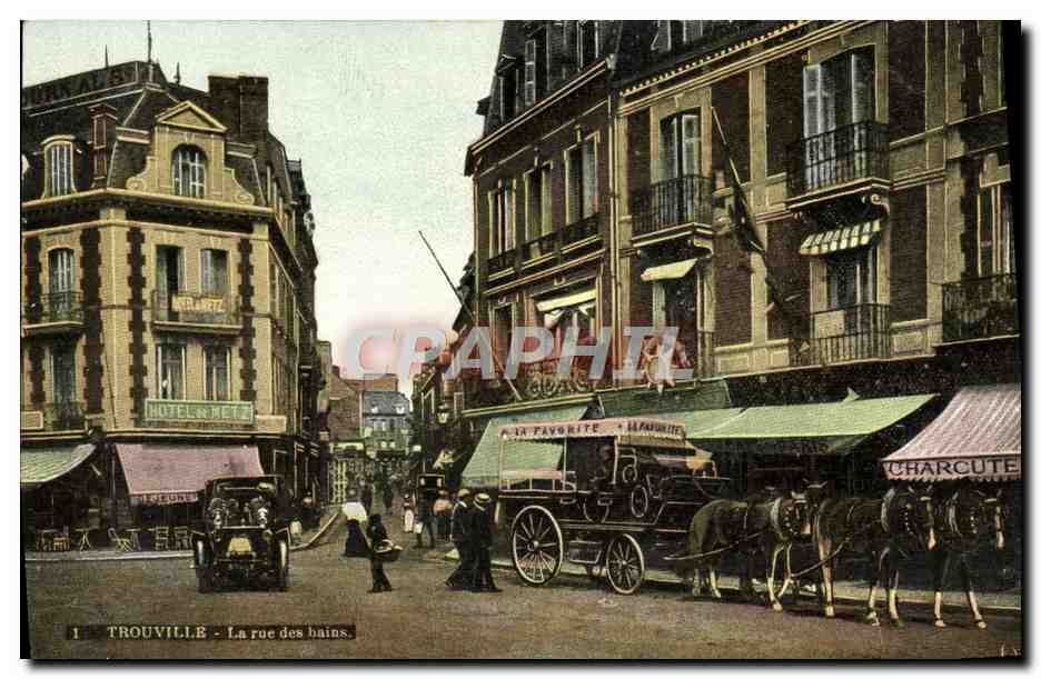CPA Trouville La rue des bains Automobile 