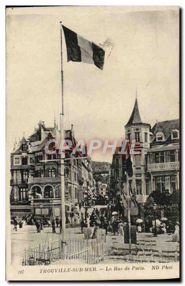 CPA Trouville sur Mer La Rue De Paris