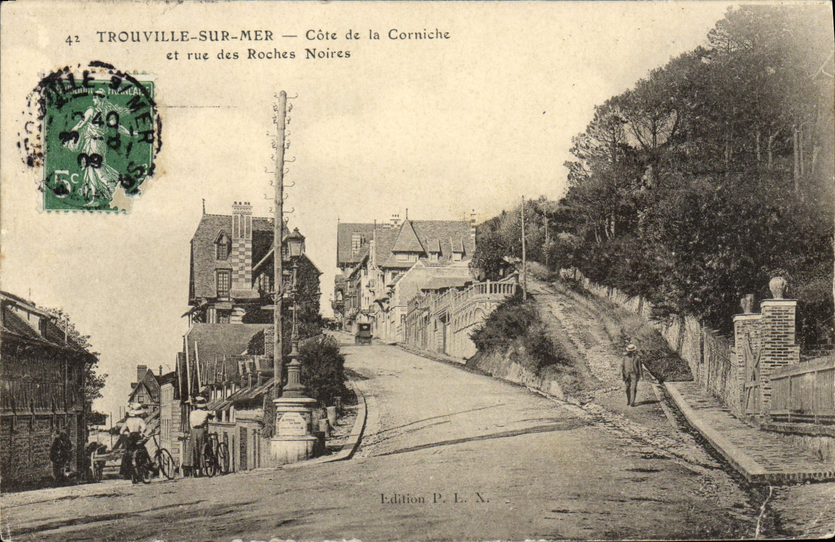 CPA Trouville Cote de la Corniche et rue des Roches Noires 