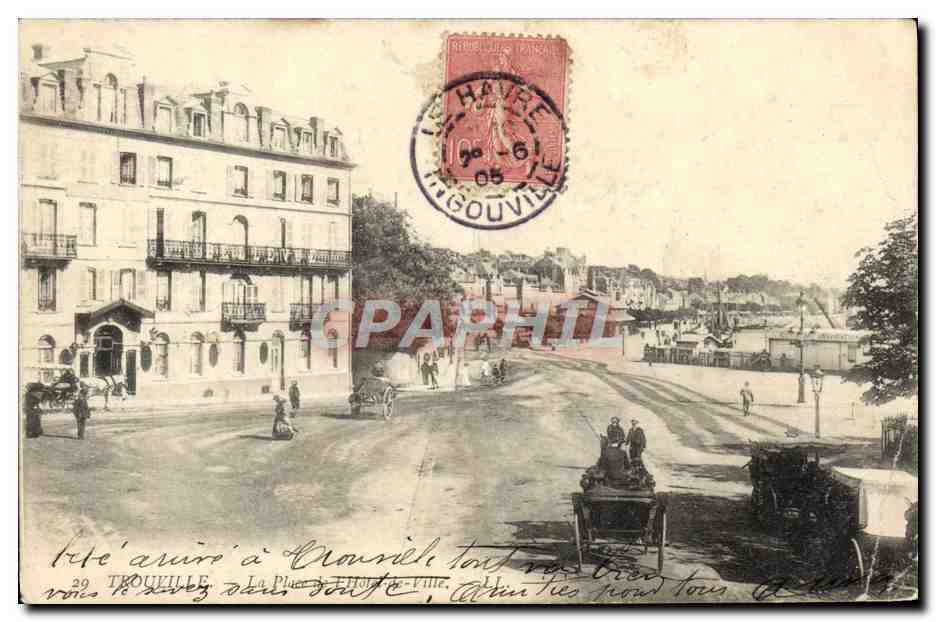 CPA Trouville Place De L'Hotel de Ville