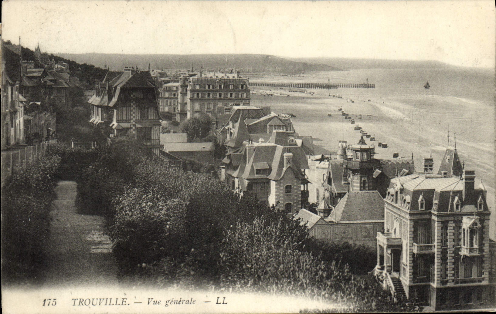 Trouville — Vue générale — LL