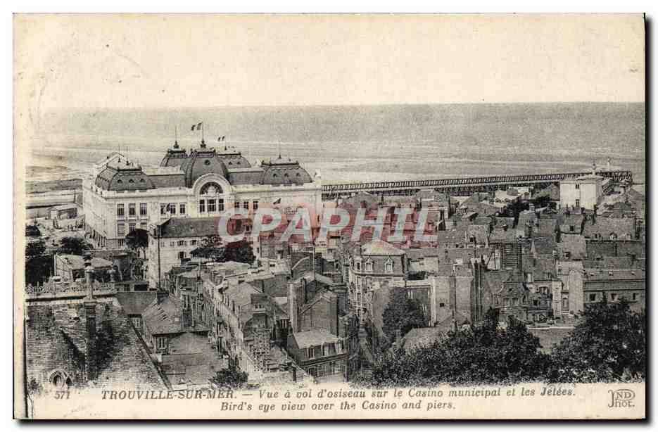 CPA Trouville Sur Mer Vue a vol d'oiseau sur le casino municipal et les jetees
