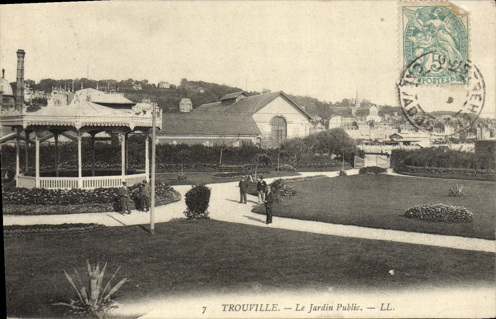 Trouville — Le Jardin Public — LL. n°7