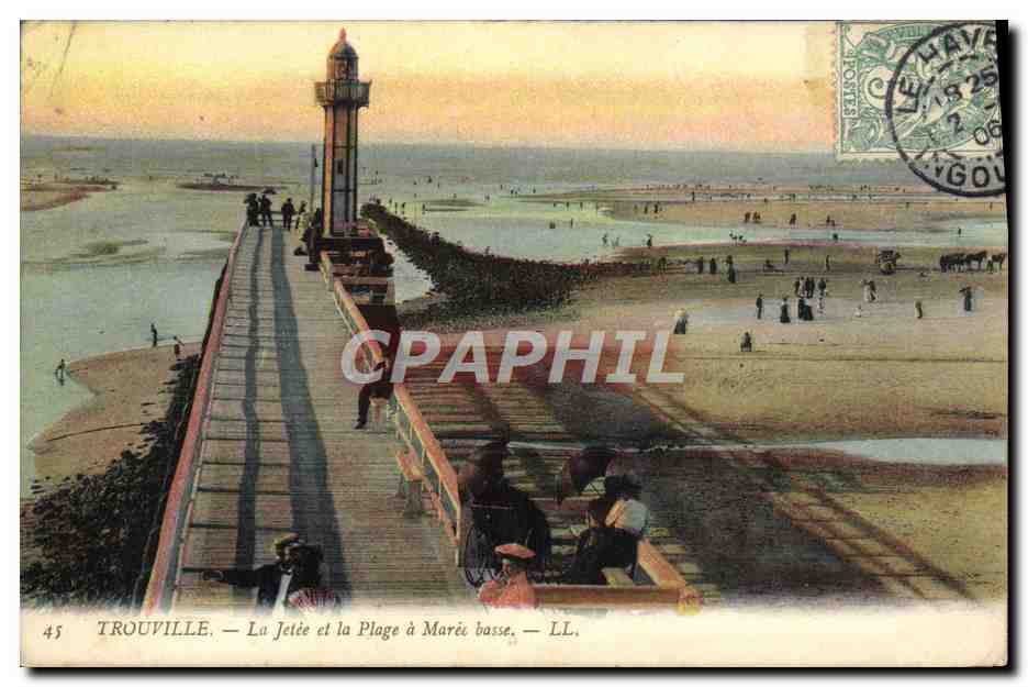 CPA Trouville La jetee et la plage a maree basse