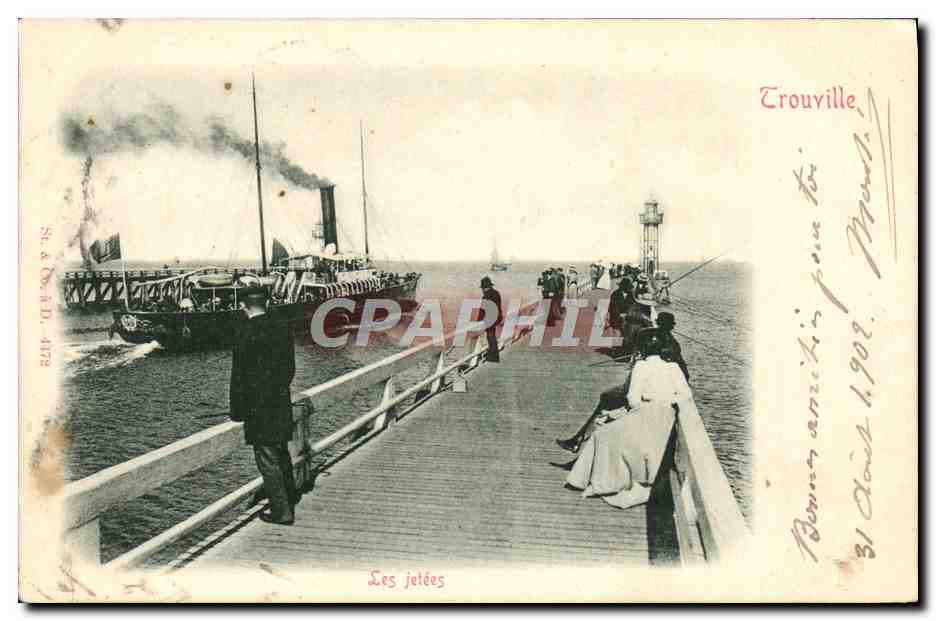 CPA Trouville Les jetees Bateau Peche Pecheur 