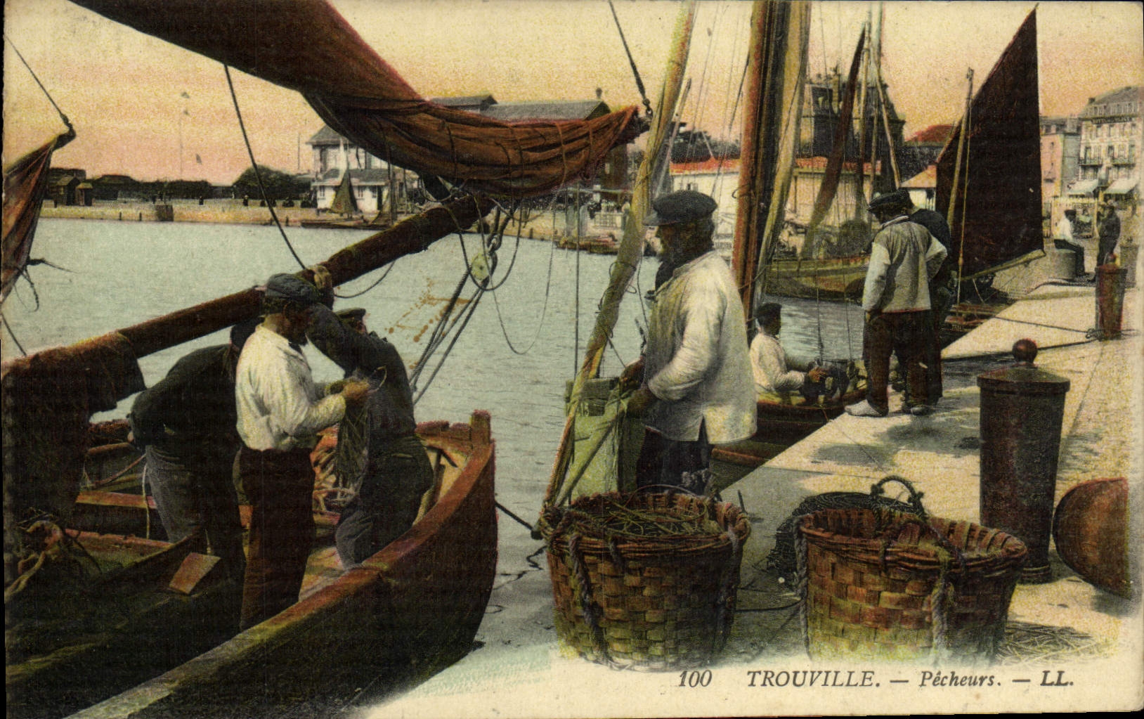 Trouville — Pêcheurs — LL. — n°100