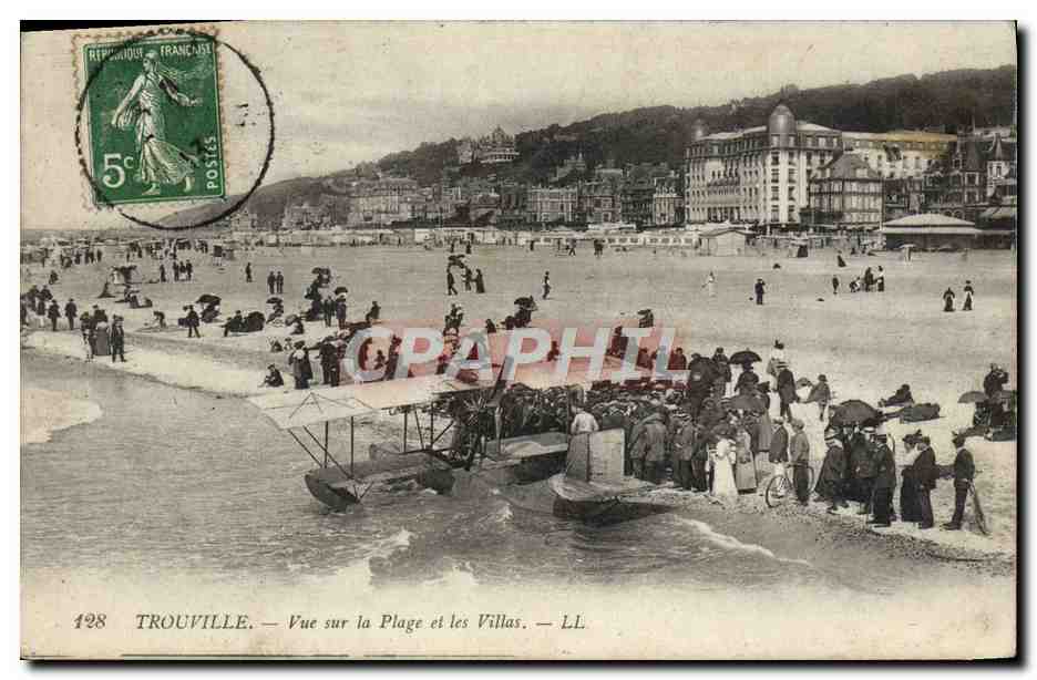 CPA Trouville Vue sur la plage et les villas Hydravion Avion