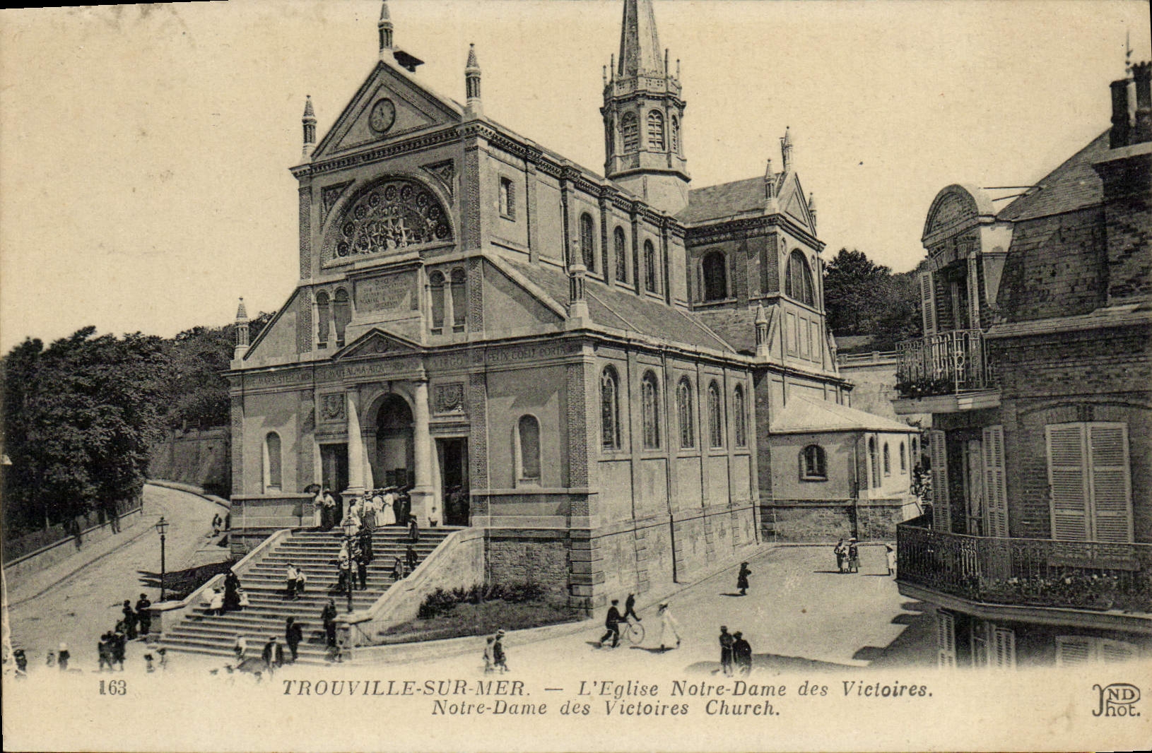 CPA Trouville Sur Mer L'Eglise notre dame des victoires 