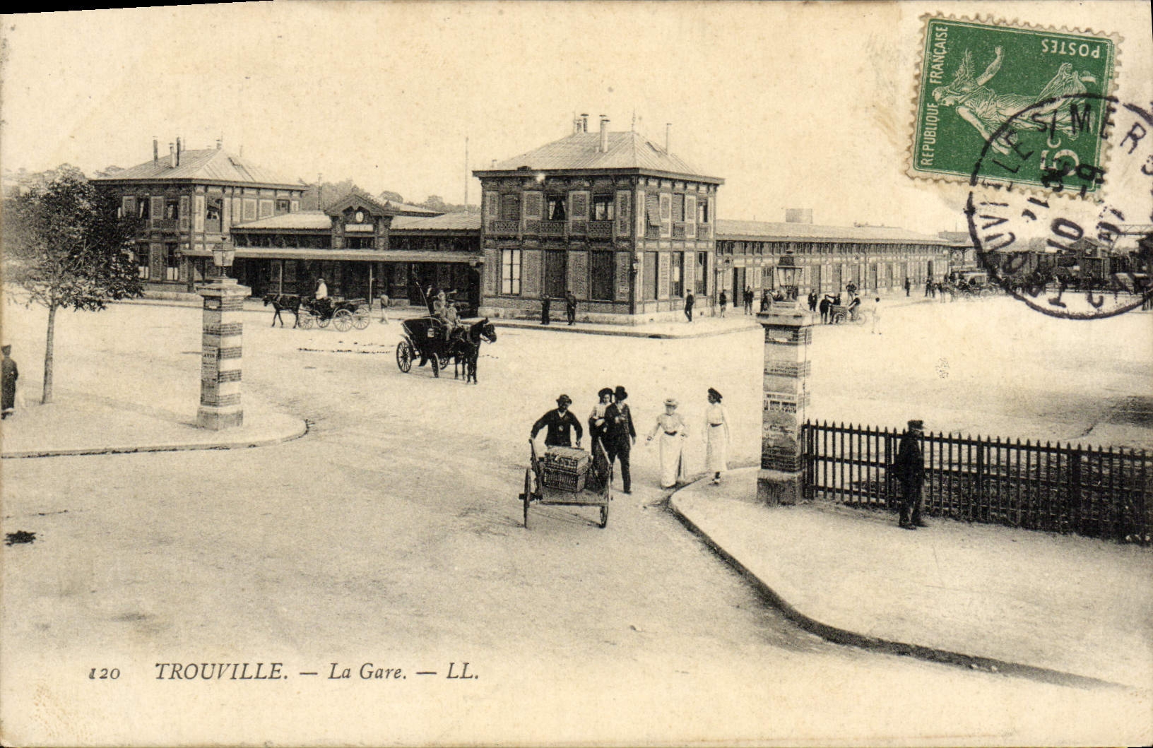 CPA Trouville La Gare