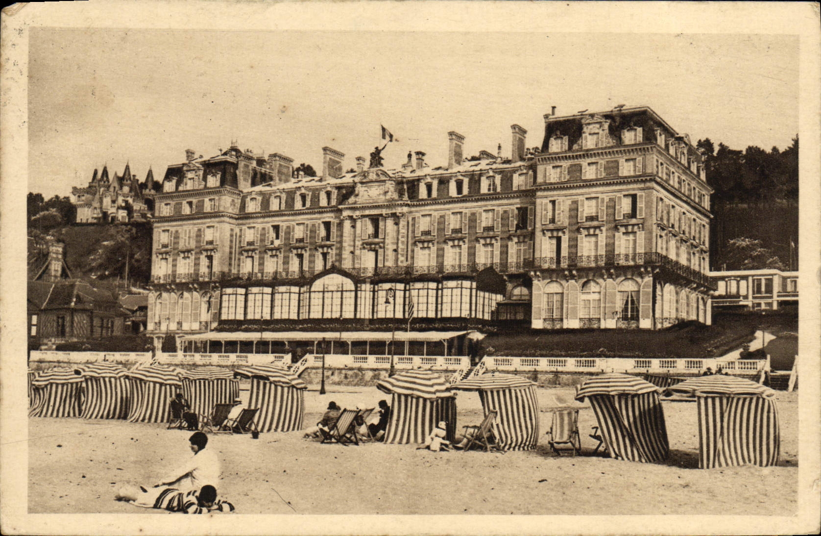CPA Trouville La Reine des plages L'Hotel des roches 
