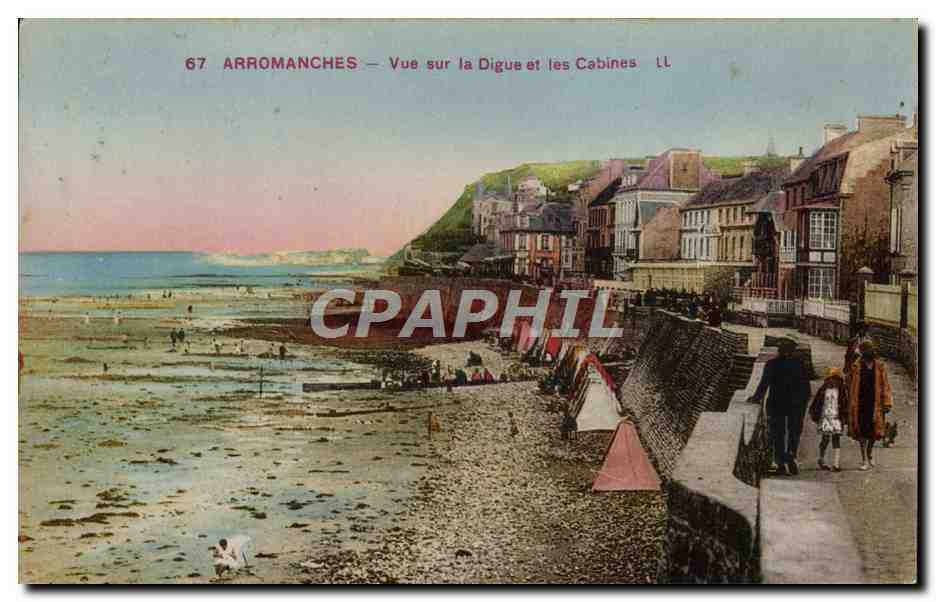 CPA Arromanches Vue sur la digue et les cabines