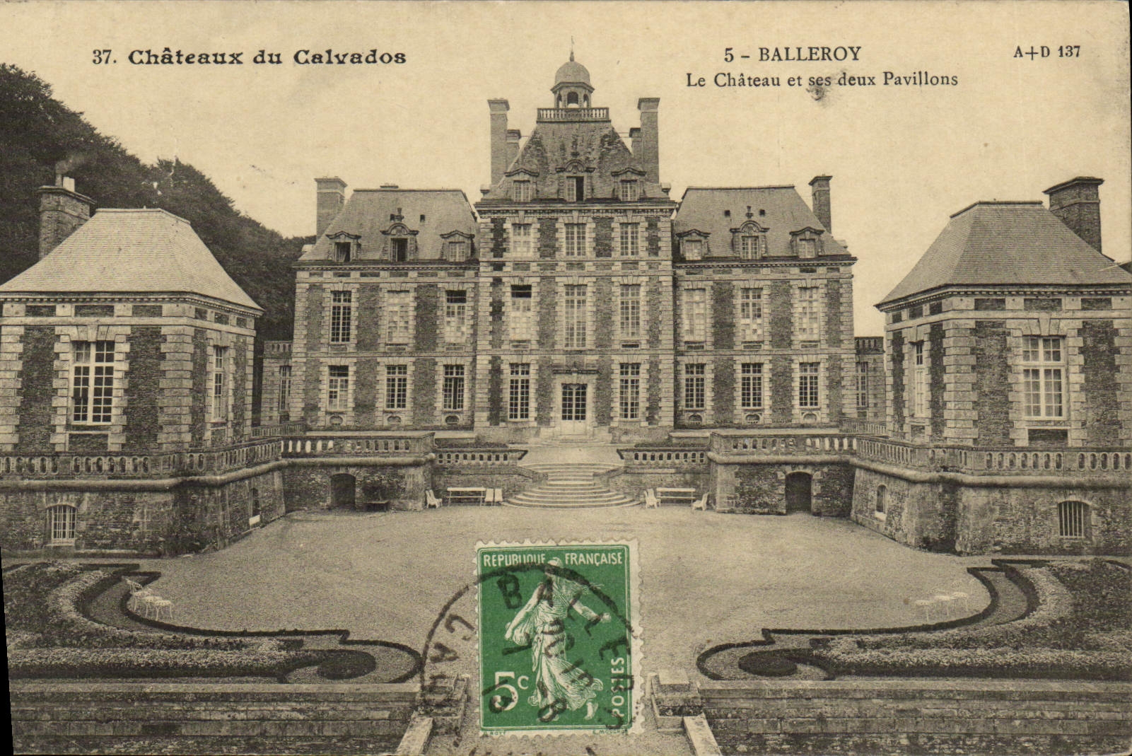 BalleroY — Schloss und seine beiden Pavillons — A+D 137