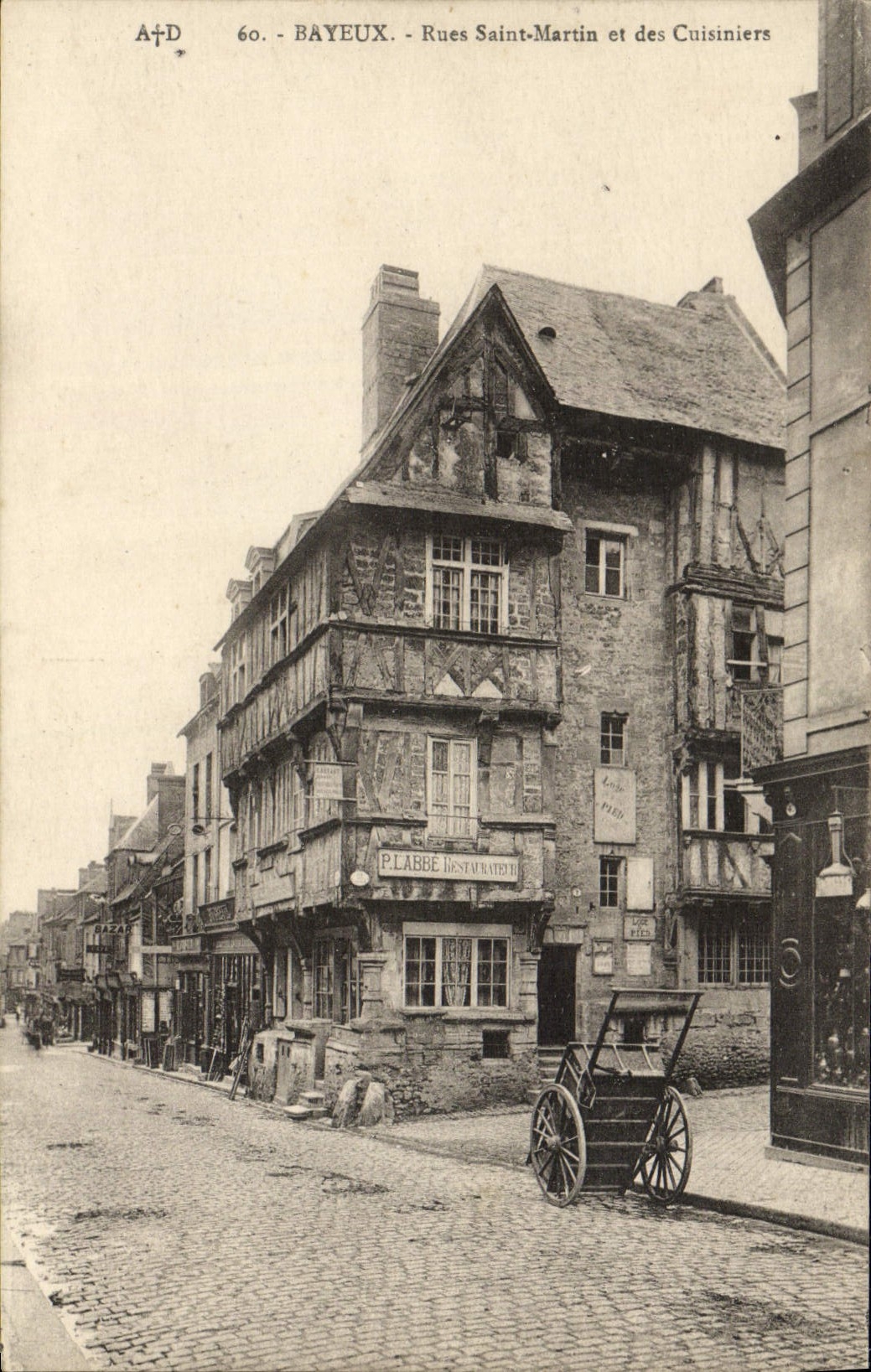 Bayeux - Rues Saint-Martin et des Cuisiniers — A. Dubose, édit., Commes (Calvados)