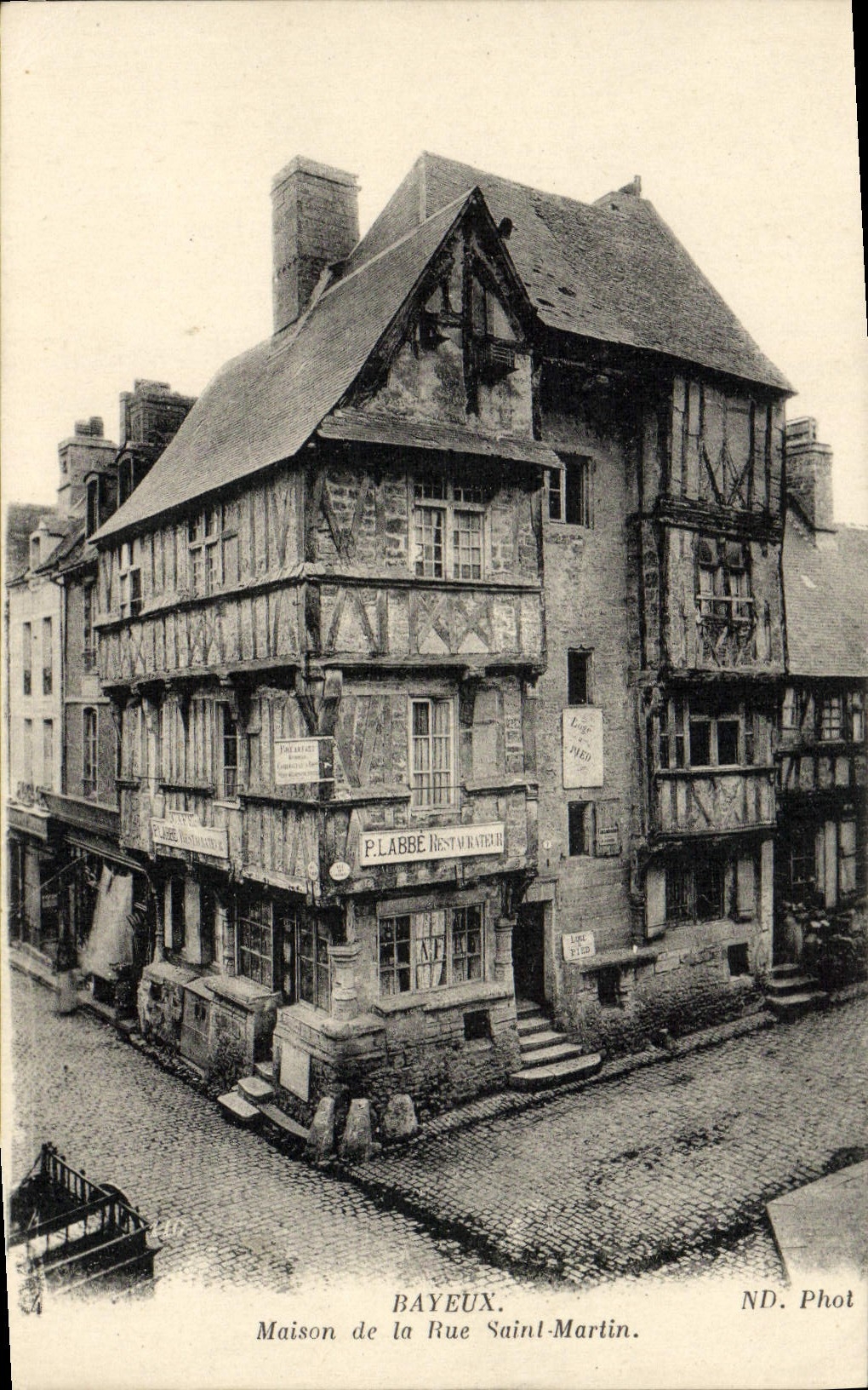 CPA Bayeux Maison de la rue Saint Martin