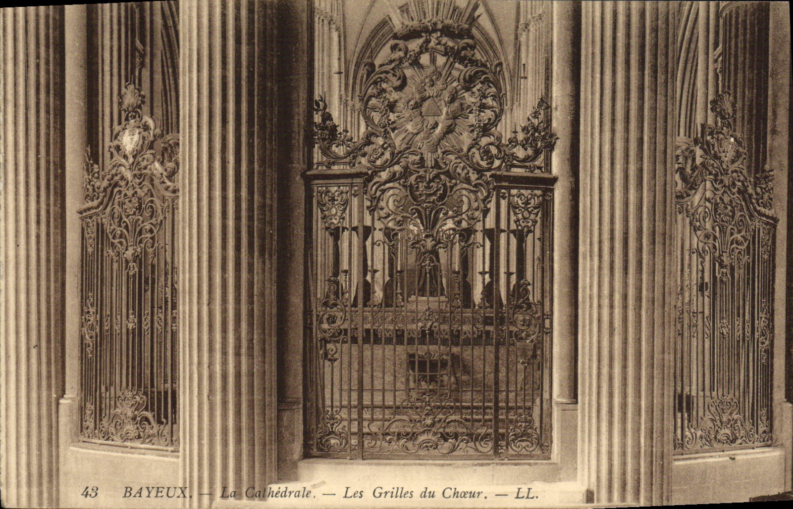 Bayeux — La Cathédrale — Les Grilles du Chœur — LL.