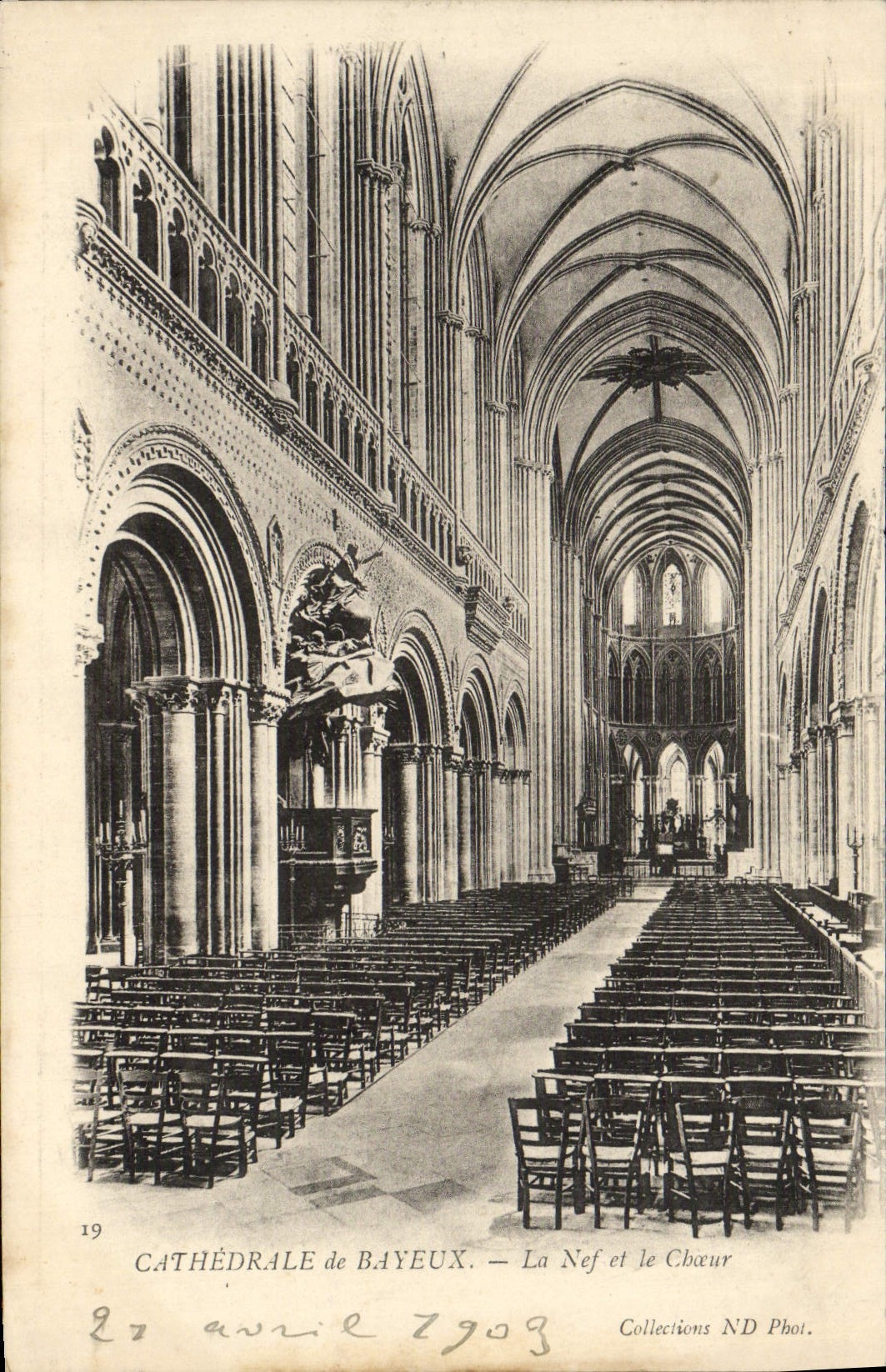 Cathédrale de Bayeux — La Nef et le Chœur — Collections ND Phot.