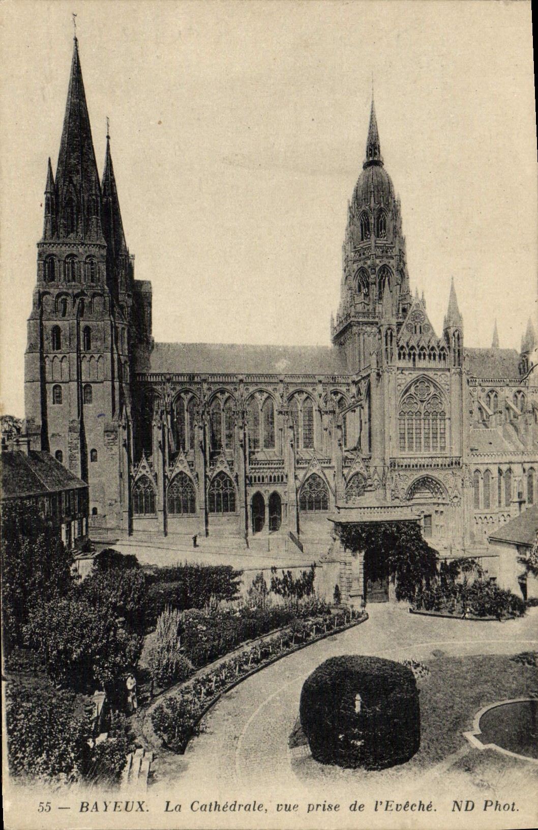 Bayeux — La Cathédrale, vue prise de l'Évêché — ND Phot. n°55