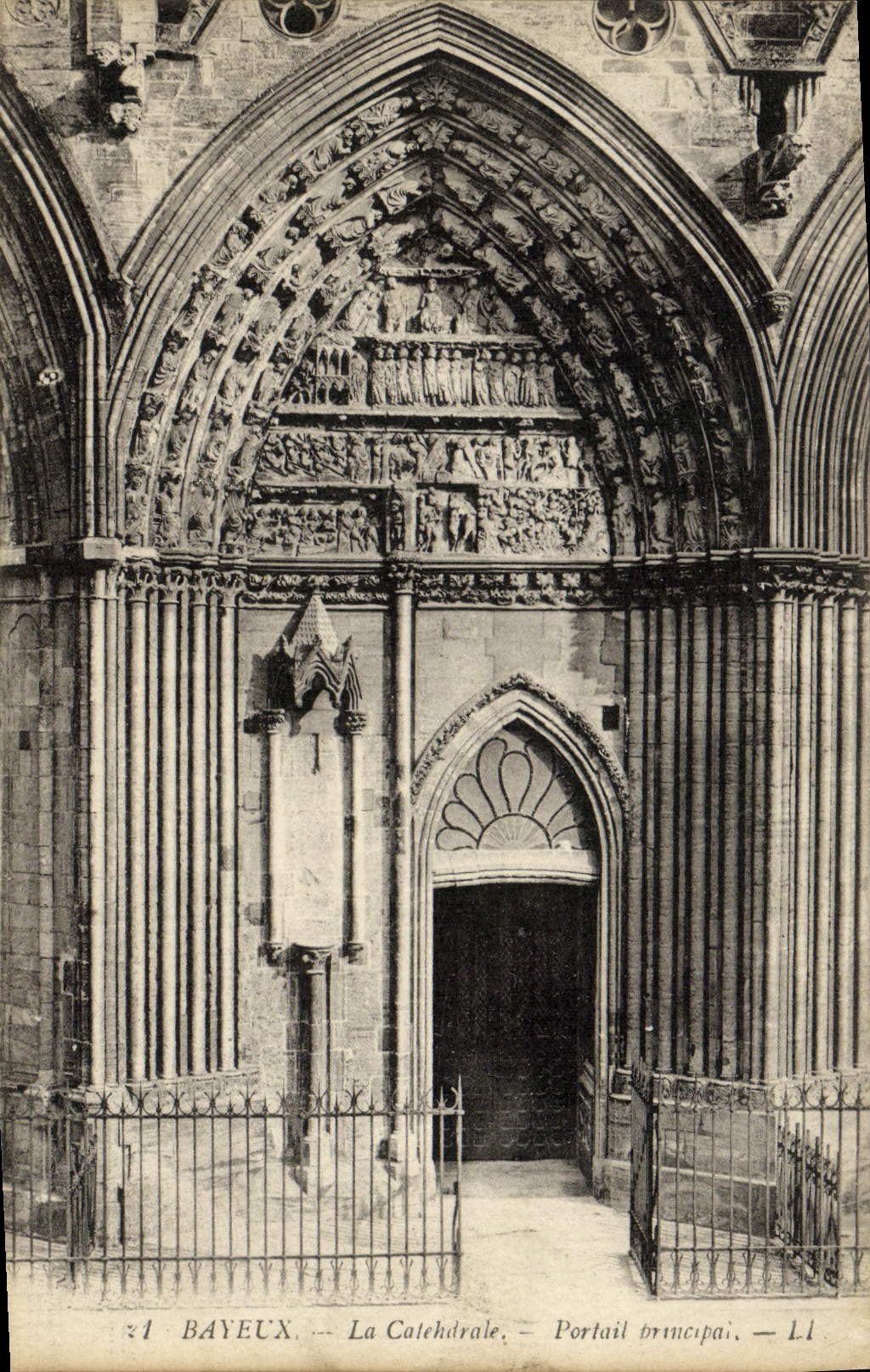 Bayeux — La Cathédrale — Portail principal — L1