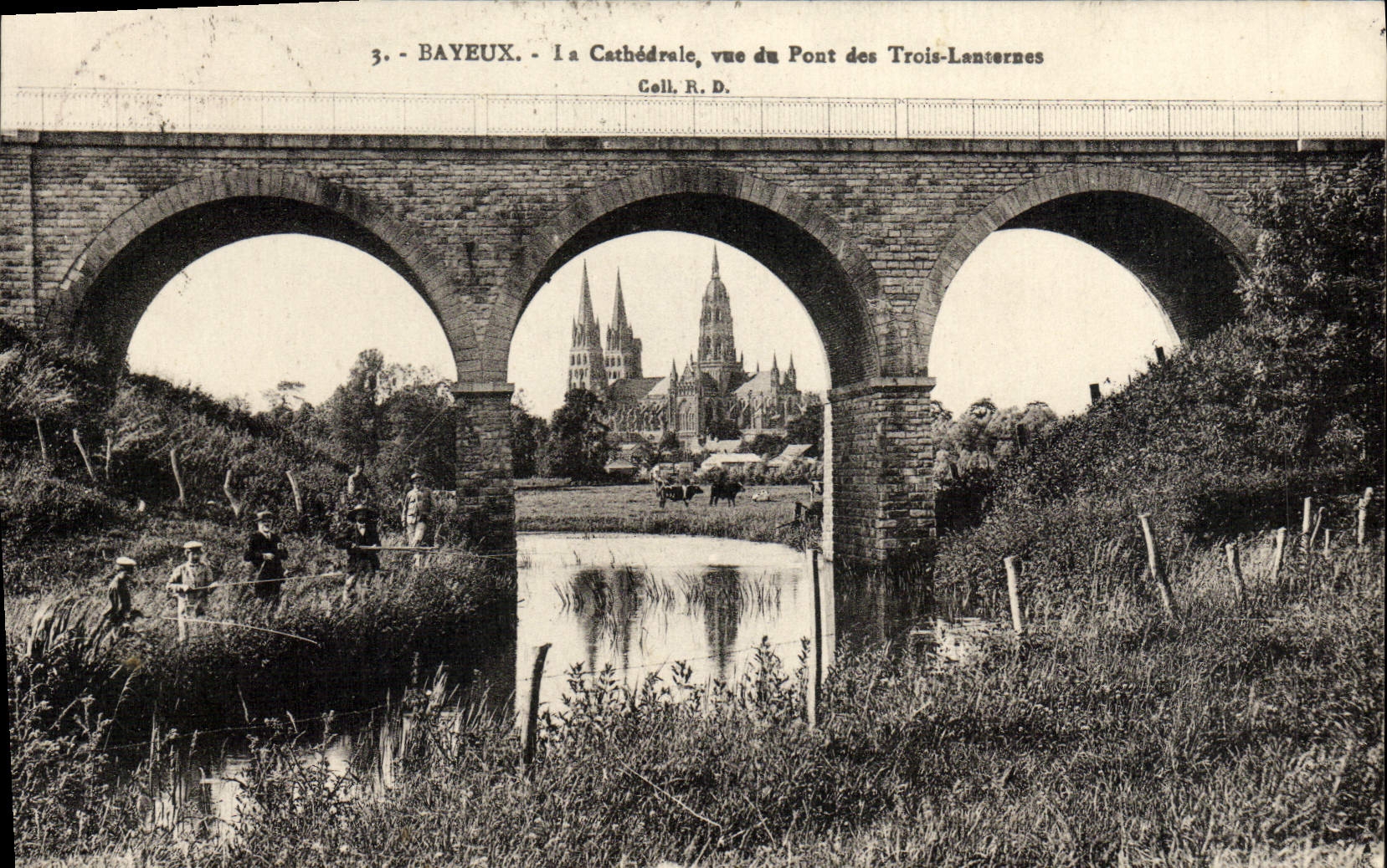 Bayeux - La Cathédrale vue du Pont des Trois-Lanterne - Gail, R.D.