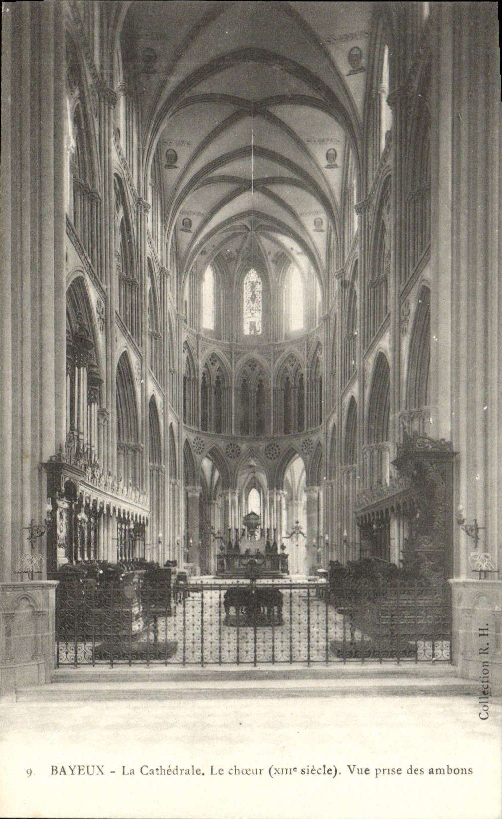 Bayeux - La Cathédrale, Le chœur (xiiième siècle) - Vue prise des ambons