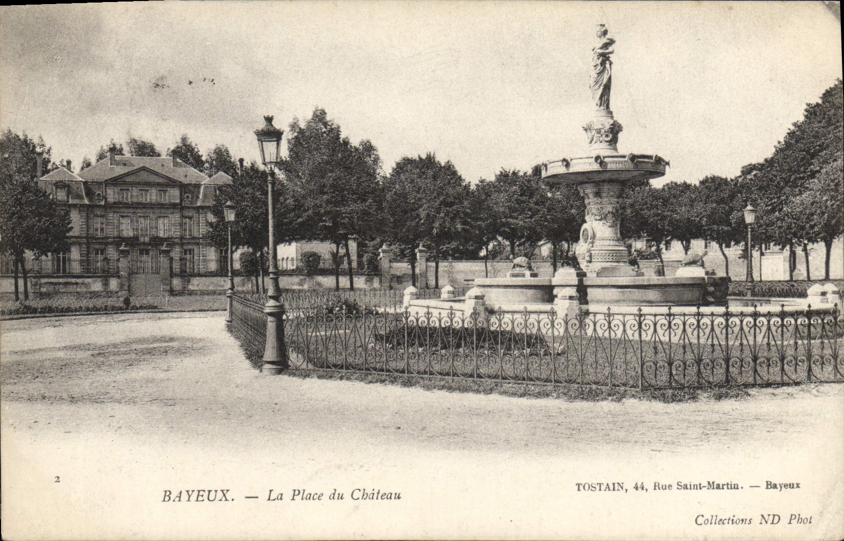 Bayeux — La Place du Château — Collections ND Phot