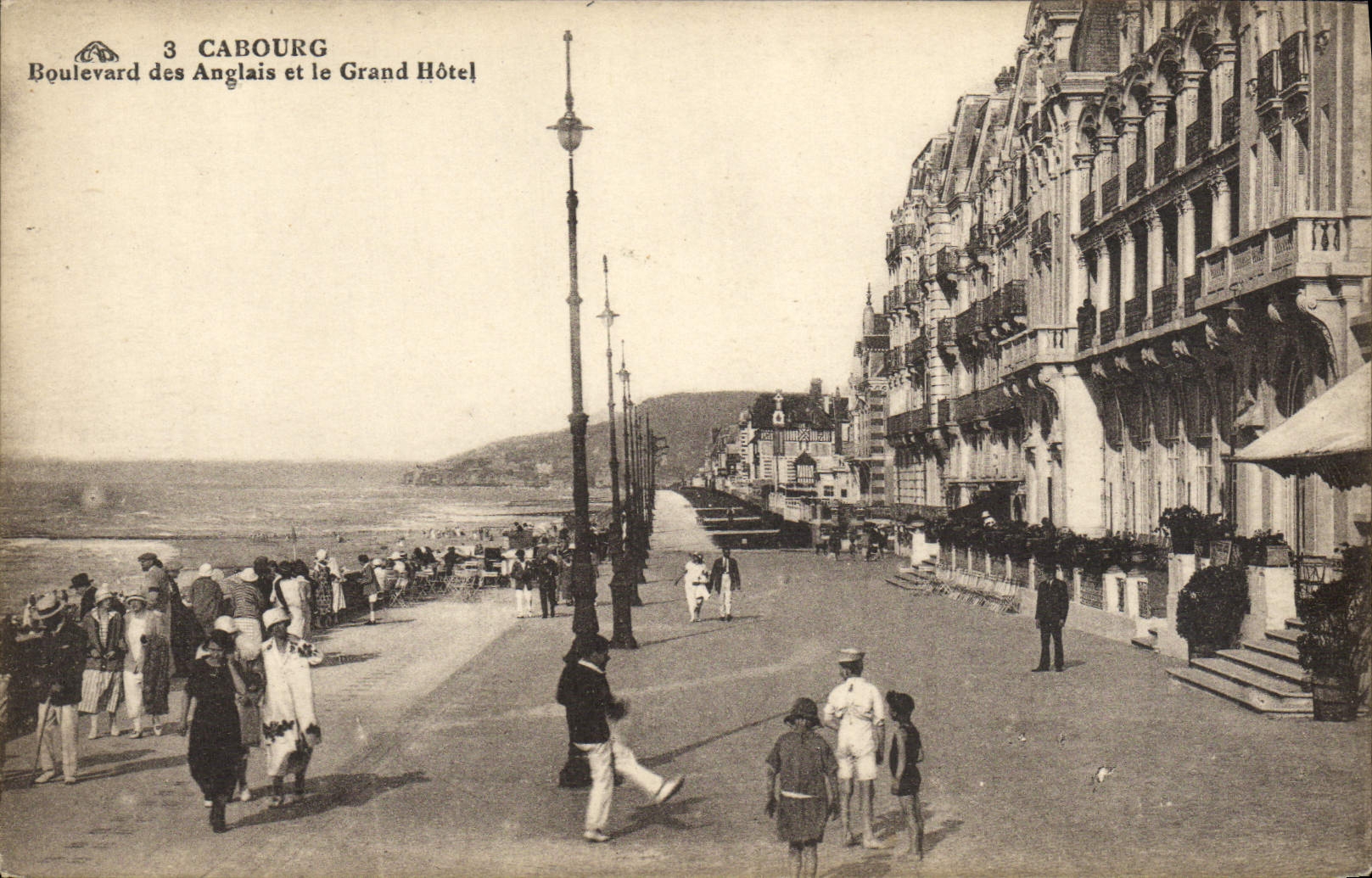 Cabourg — Boulevard des Anglais et le Grand Hôtel — Cie Alsacienne des Arts Photographiques, Granbourg
