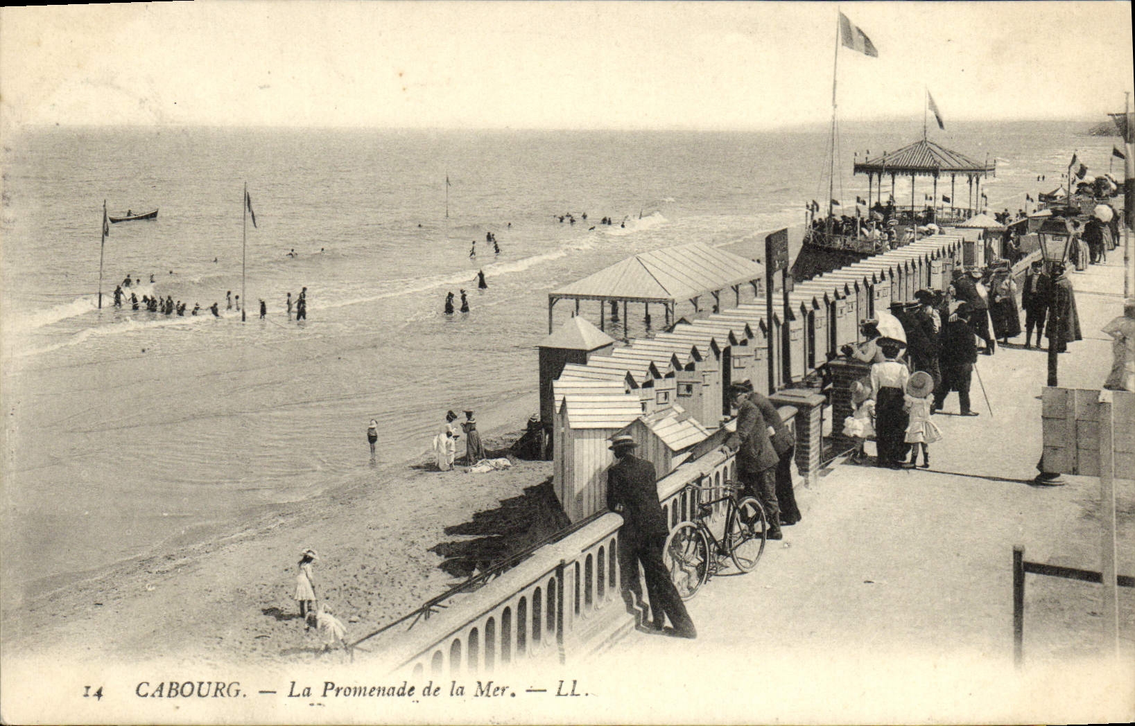 Cabourg — La Promenade de la Mer — LL. — n°14