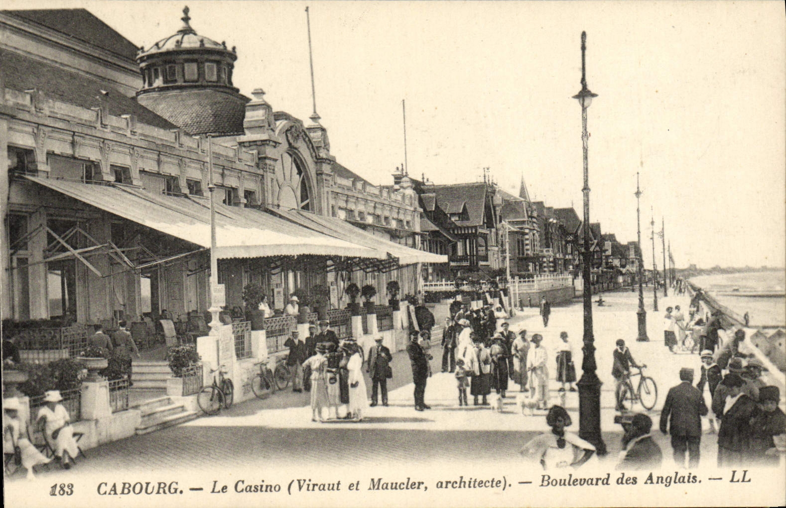 Cabourg — Le Casino (Viraut et Maucler, architecte) — Boulevard des Anglais — LL