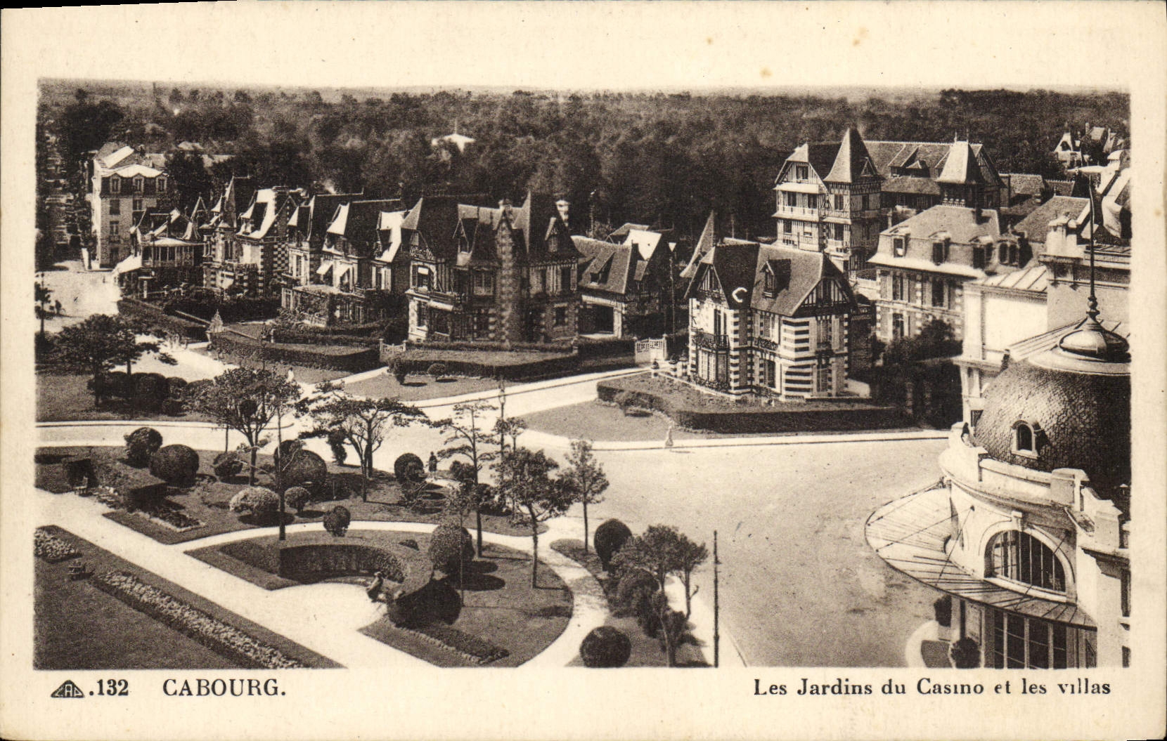 Cabourg — Les Jardins du Casino et les villas — CPAPHIL n°132
