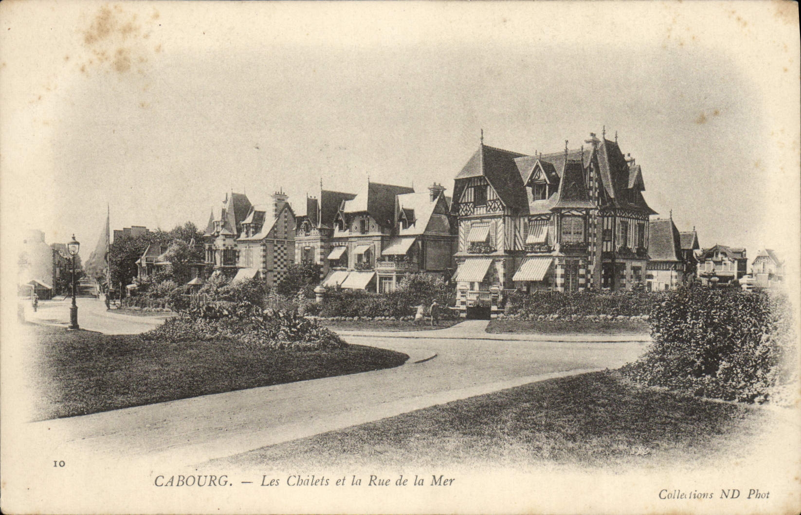 Cabourg — The Chalets and the Rue de la Mer — Collections ND Phot