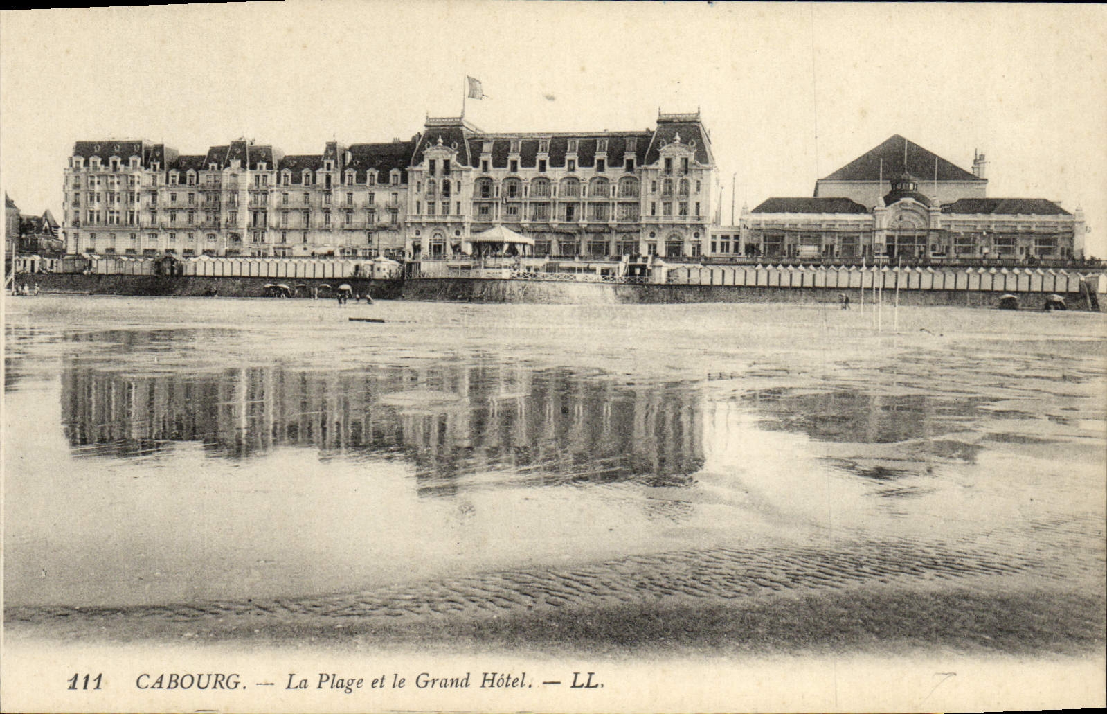CPA Cabourg La Plage et le Grand Hotel 
