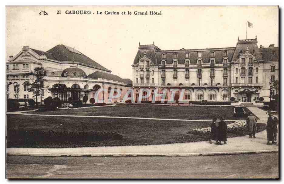 Cabourg - Le Casino et le Grand Hôtel — éditeur CPAPHIL, n° 21