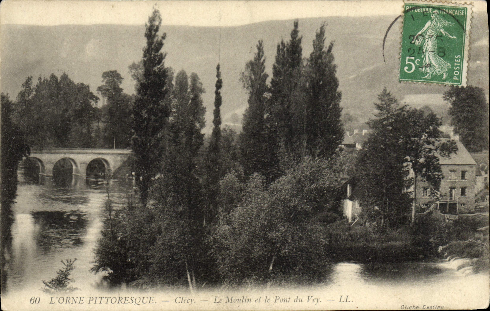 CPA Clecy Le Moulin et le Pont du Vey 