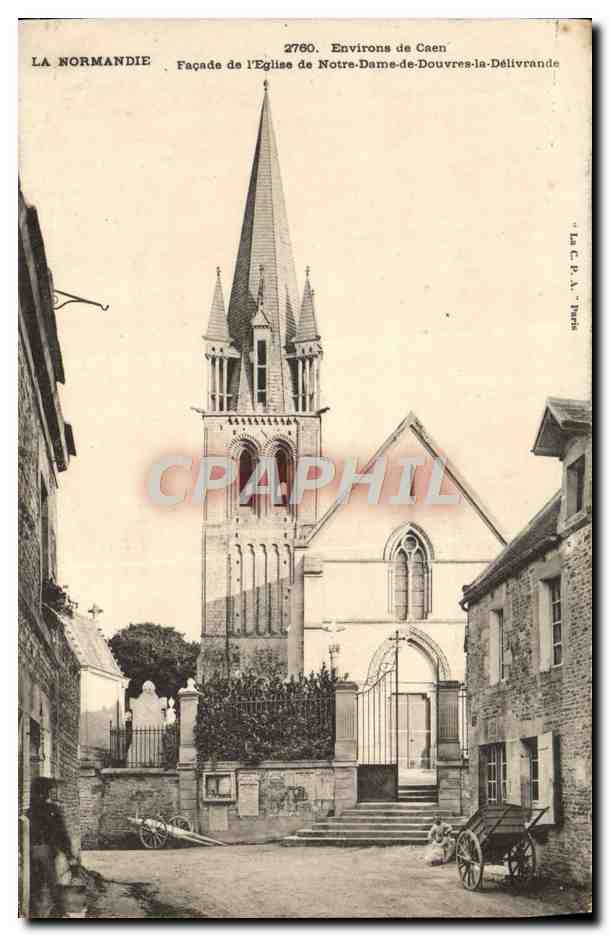 CPA Facade de L'Eglise de Notre Dame la Delivrande