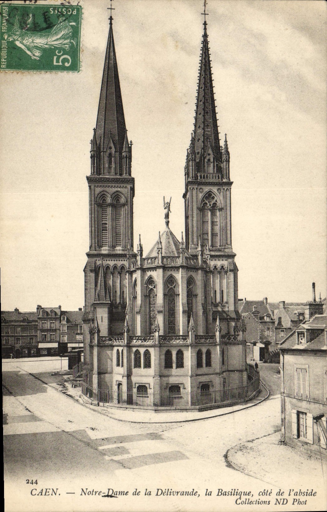 CPA Caen Notre Dame de La Delivrande laBasilique cote de l'abside 