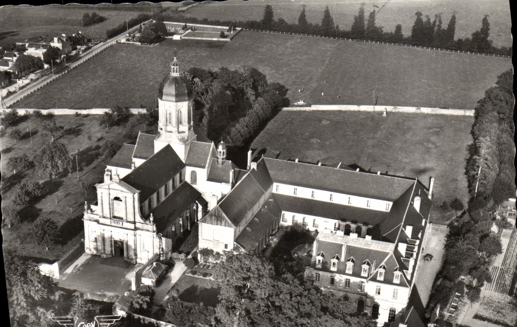 Abbaye Saint-Martin — Juaye-Mondaye (Calvados) — Artaud Père et Fils, Villeneuve-sur-Lot